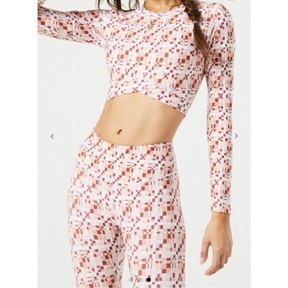 L*Space Hot To Trot Leggings and Aim High Cropped Top Block Party Set Workout - Picture 2 of 16